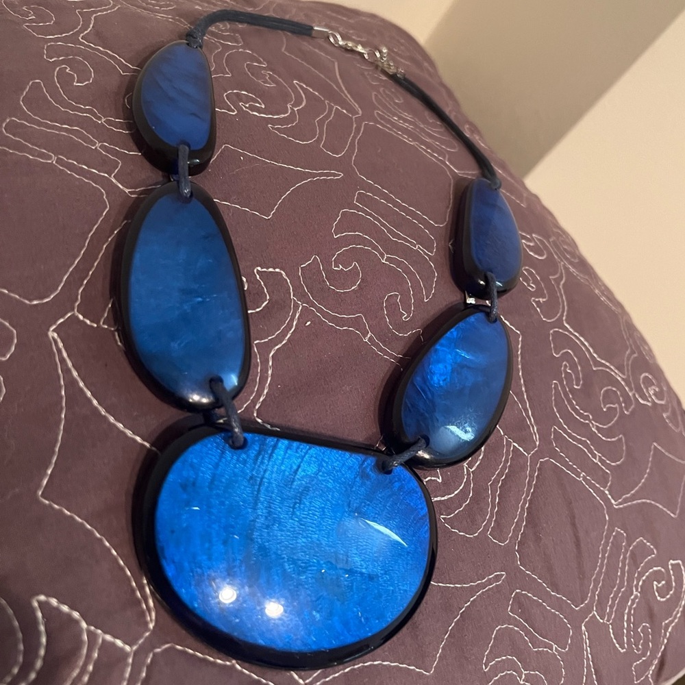 Bold Statement Beautiful Royal Blue Bead Necklace - Picture 6 of 11